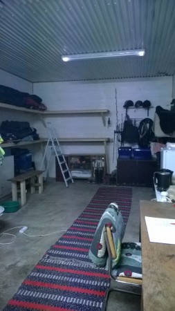 sama huone toisesta päästä